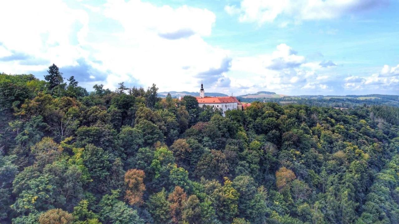 Sazava River Apartment Chocerady Bagian luar foto
